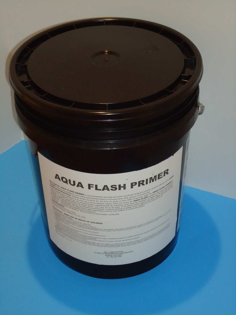 A black container of water with the lid up.